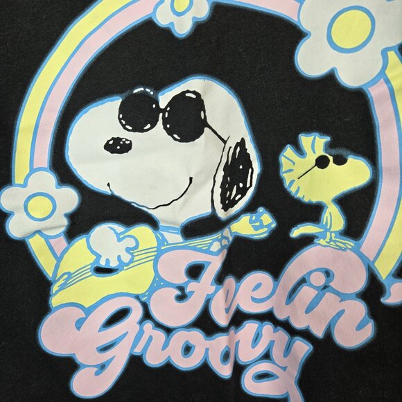 Cropped Black Snoopy Woodstock Rainbow Feelin Groovy Cropped Top Tee Size Medium - Picture 4 of 6